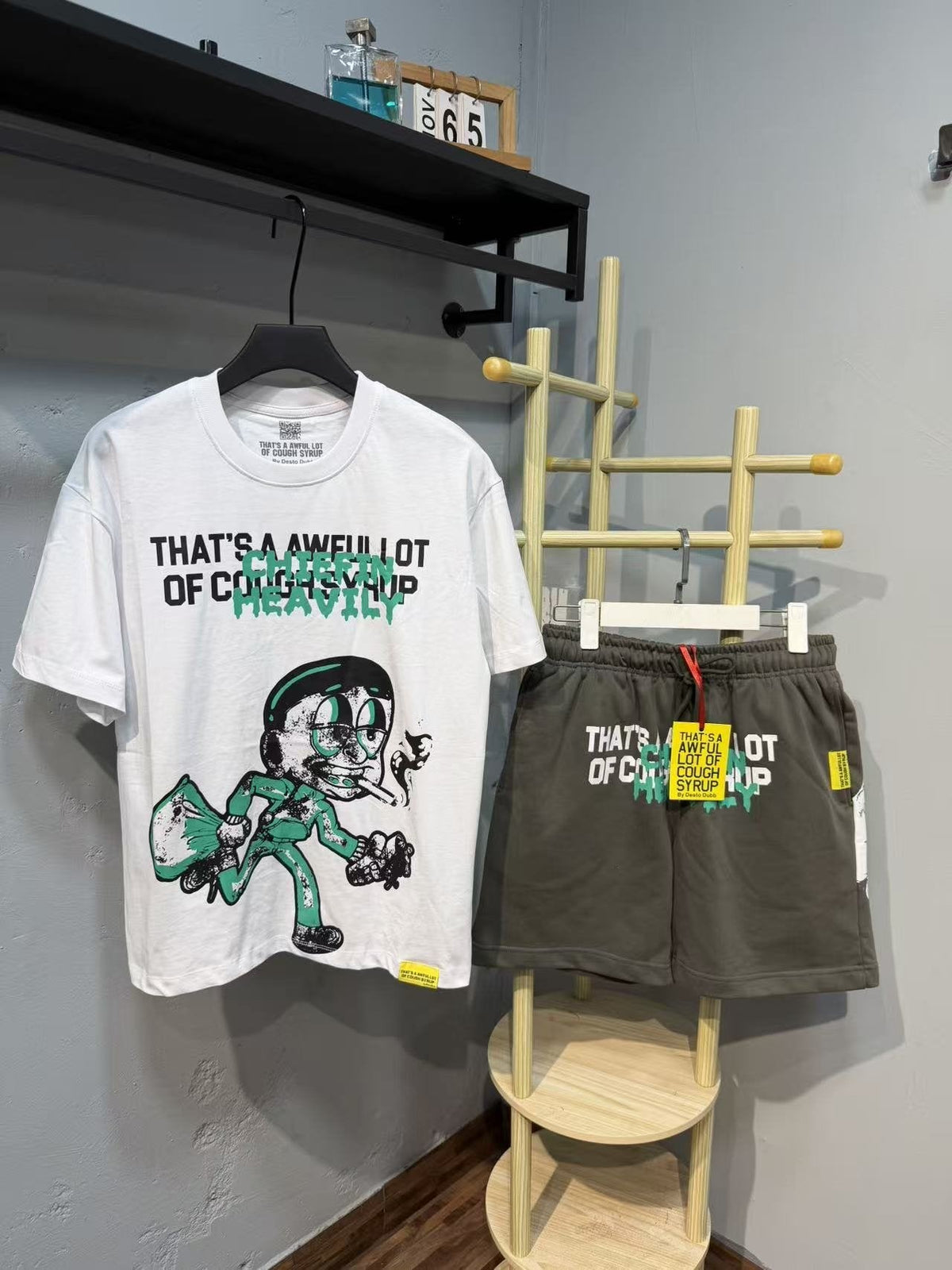 THAT'S A AWFUL LOT OF COUGH SYRUP Cartoon Short-Sleeve Set ¡ª front